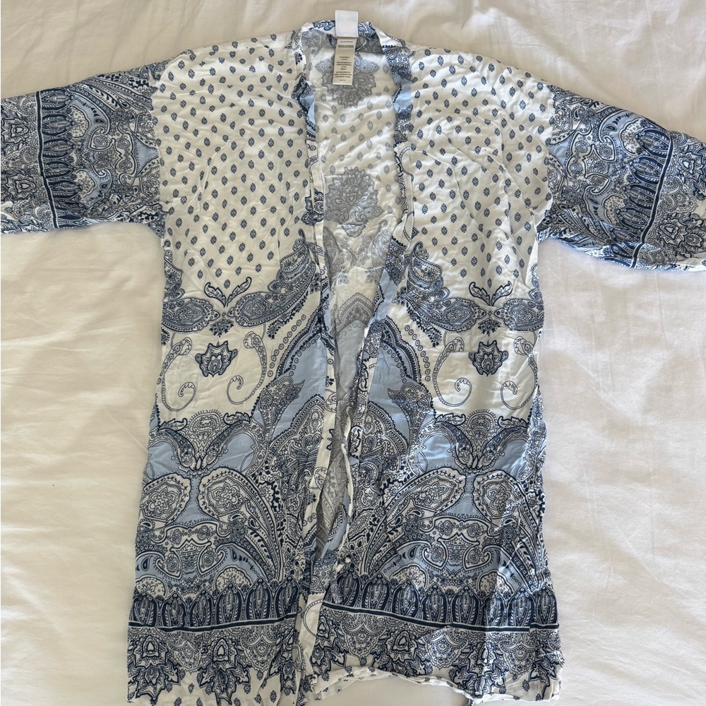 In bloom robe
